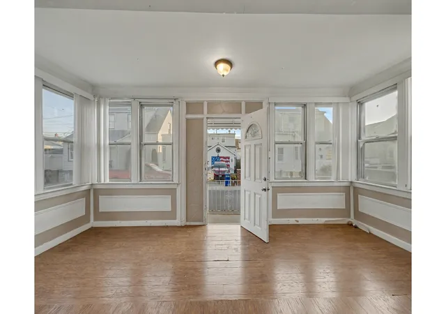 Photo 3 of Sale Pending at 32 Dictum Ct, New York City, NY 11229 | MLS# RLS20084586 | Listing updated on 2026-07-23