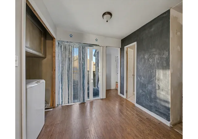 Photo 4 of Sale Pending at 32 Dictum Ct, New York City, NY 11229 | MLS# RLS20084586 | Listing updated on 2026-07-23