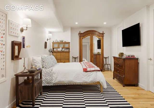 Photo 3 of House for sale at 176 Broadway #3C, New York, NY 10038 | MLS# RLS20084668 | Listing updated on 2026-04-19
