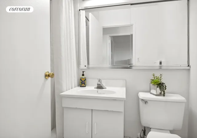 Photo 4 of Sale Pending at 575 Main St #1408, New York, NY 10044 | MLS# RLS20084679 | Listing updated on 2026-07-17