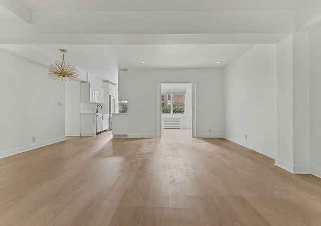 1st image of 350 E 30Th St, New York City, NY 10016