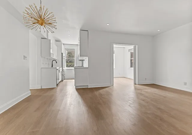 2nd image of 350 E 30Th St, New York City, NY 10016