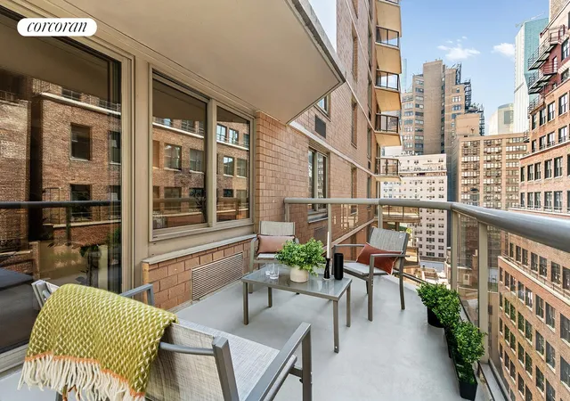 Listing Photo 4 - Condo for sale in building located at 234 E 46Th St, New York City, NY 10017 - Unit #801