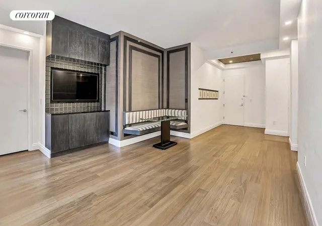Listing Photo 4 - Condo for sale in building located at 33 W 56Th St, New York City, NY 10019 - Unit #4AE