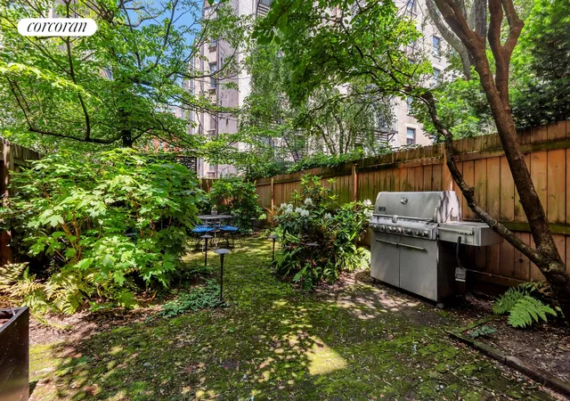 Photo 4 of Single family home for sale at 129 W 95th Street, New York City, NY 10025 | MLS# RLS20084868 | Listing updated on 2026-06-22