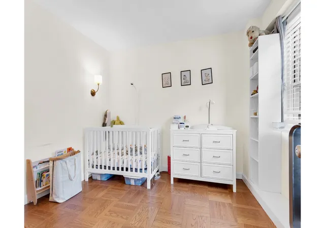 Photo 4 of House for sale at 150 E 61st Street #2D, New York, NY 10065 | MLS# RLS20085121 | Listing updated on 2026-05-05