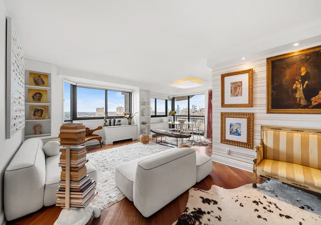 Photo 2 of Condo for sale at 1725 York Ave #26D, New York, NY 10128 | MLS# RLS20085124 | Listing updated on 2026-04-23