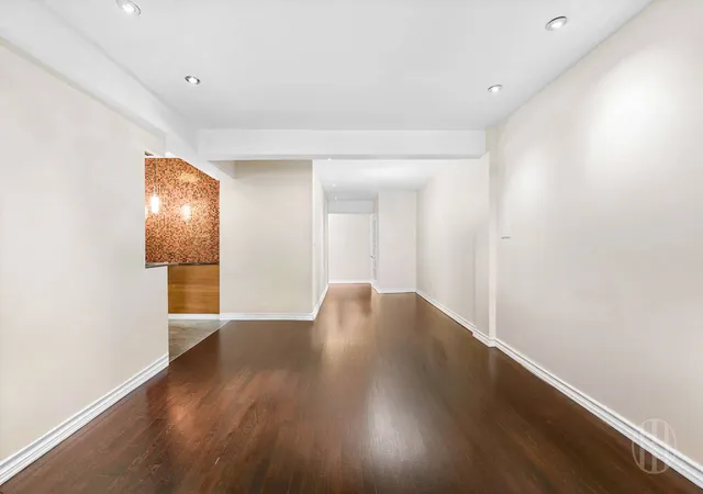 Homes for sale in New York, NY | 54 E 8Th St, New York, NY 10003