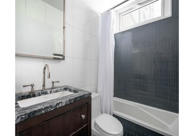 4th image of 212 E 47Th St, New York City, NY 10017