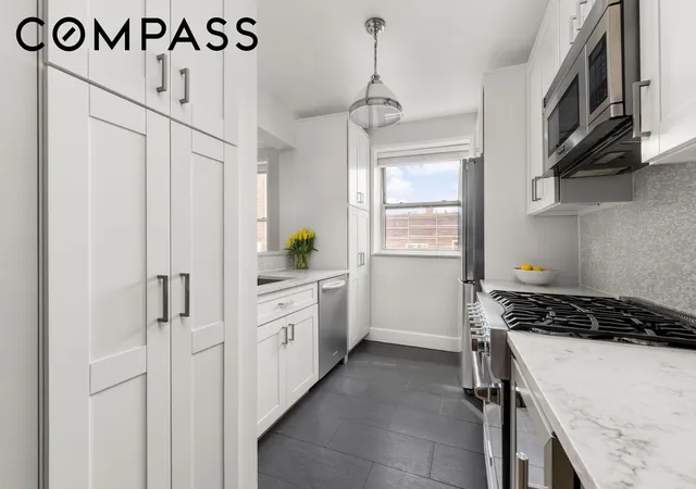 4th image of 68-61 Yellowstone Blvd #704, Forest Hills, NY 11375 | MLS# RLS20085276