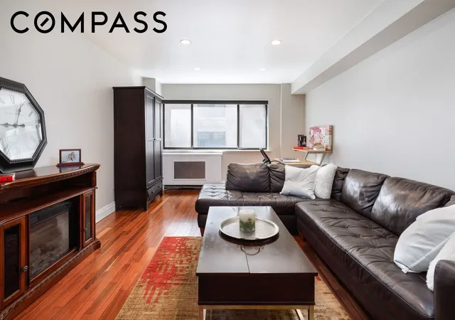 Photo 3 of Sale Pending at 7 E 35th Street #10D, New York City, NY 10016 | MLS# RLS20085352 | Listing updated on 2026-07-27