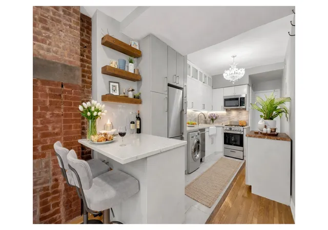 Photo 4 of Sale Pending at 148 W 94th Street, New York City, NY 10025 | MLS# RLS20085353 | Listing updated on 2026-08-04