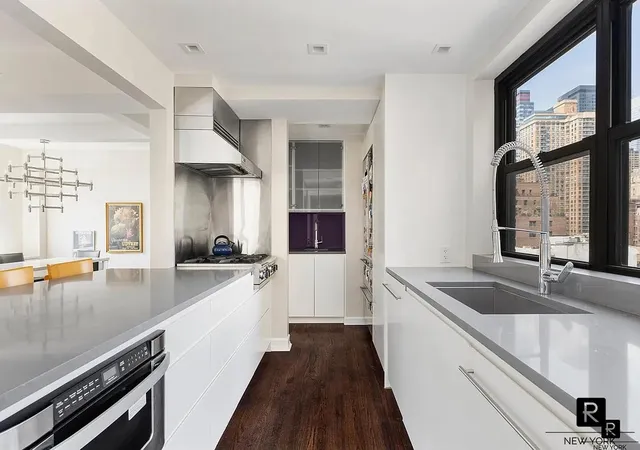 Listing Photo 2 - Condo for sale in building located at 400 E 52Nd St, New York, NY 10022 - Unit #9-F