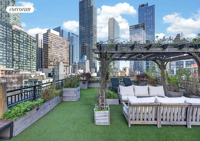 Photo 2 of Condo for sale at 42 60 Crescent St #PH10C, New York City, NY 11101 | MLS# RLS20085457 | Listing updated on 2026-06-21