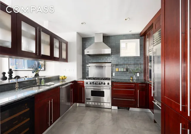 Photo 3 of House for sale at 330 E 72nd Street #7, New York City, NY 10021 | MLS# RLS20085559 | Listing updated on 2026-04-20