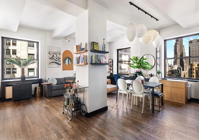 3rd image of 20 Pine St #3102, New York City, NY 10005 | MLS# RLS20085654
