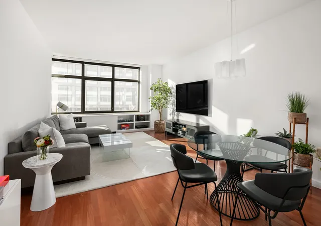 Listing Photo 1 - Condo for sale in building located at 1 Morton Sq, New York City, NY 10014 - Unit #4DE
