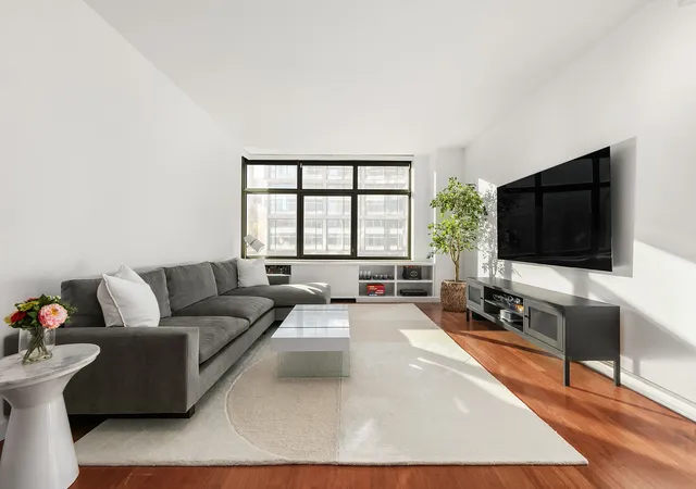 Listing Photo 2 - Condo for sale in building located at 1 Morton Sq, New York City, NY 10014 - Unit #4DE