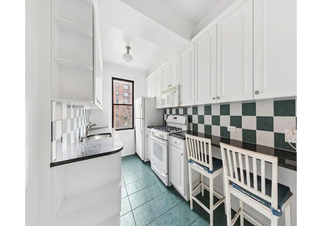 Photo 4 of Sale Pending at 72 Park Ter W #E67, New York, NY 10034 | MLS# RLS20085714 | Listing updated on 2026-05-11