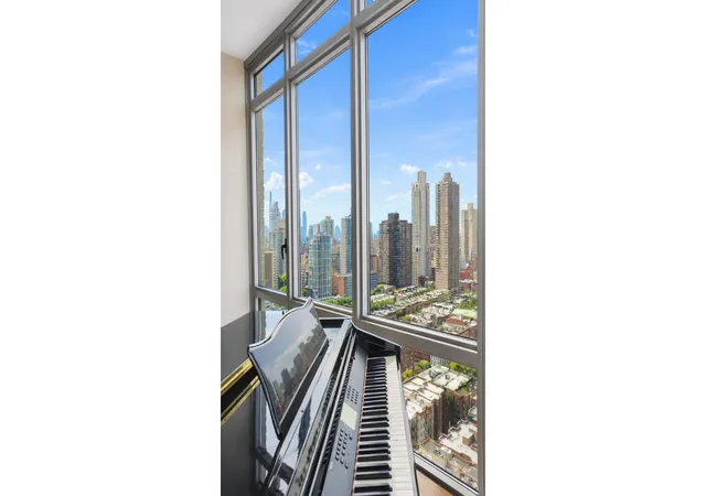 Listing Photo 2 - Condo for sale in building located at 333 E 91St St, New York, NY 10128 - Unit #30AB