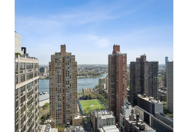 Listing Photo 4 - Condo for sale in building located at 333 E 91St St, New York, NY 10128 - Unit #30AB