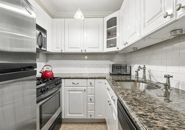 Photo 3 of Sale Pending at 10 E End Ave #1A, New York, NY 10075 | MLS# RLS20085724 | Listing updated on 2026-06-23
