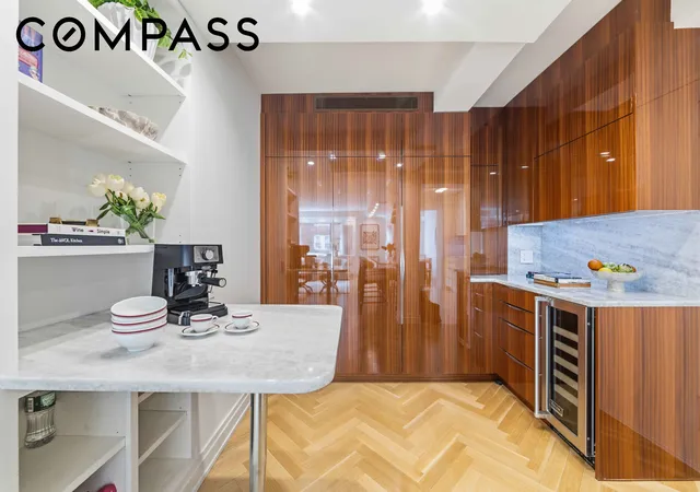 Listing Photo 2 - Condo for sale in building located at 40 E 78Th St, New York City, NY 10075 - Unit #5E