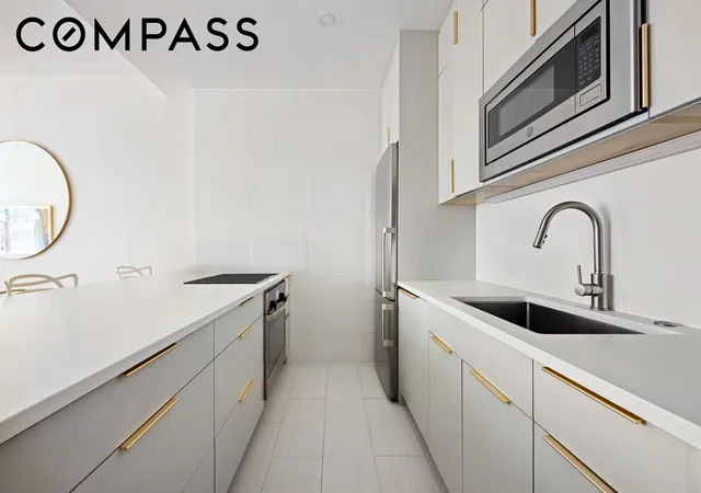 Listing Photo 5 - Condo for sale in building located at 111 Fulton St, New York City, NY 10038 - Unit #824