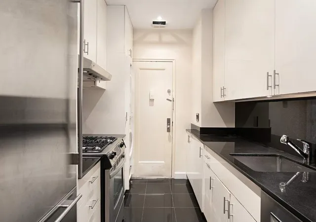 2nd image of 525 Park Ave #10D, New York City, NY 10065 | MLS# RLS20085774