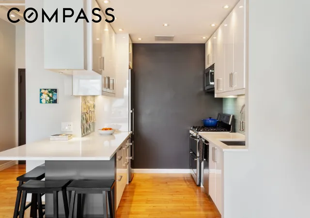 4th image of 60 Tiffany Pl, New York City, NY 11231