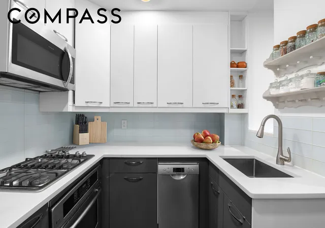 Photo 2 of Sale Pending at 44-27 Purves St #4A, New York City, NY 11101 | MLS# RLS20085163 | Listing updated on 2026-07-15