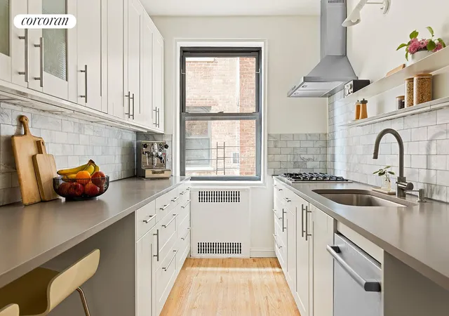 Photo 4 of Sale Pending at 811 Cortelyou Rd #3H, Brooklyn, NY 11218 | MLS# RLS20085881 | Listing updated on 2026-08-05