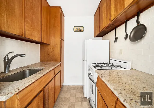Homes for sale in New York City, NY | 345 E 52nd Street, New York City, NY 10022 | Houzeo