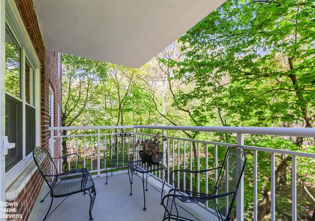 3rd image of 3935 Blackstone Ave #3C, New York City, NY 10471 | MLS# RLS20085995