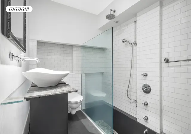 5th image of 215 E 17th St, New York City, NY 10003