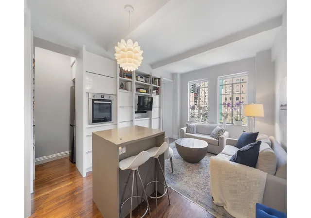 Photo 1 of Sale Pending at 25 Tudor City Pl #1005, New York, NY 10017 | MLS# RLS20086056 | Listing updated on 2026-07-23