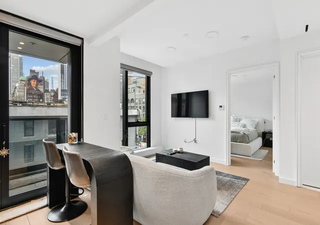 Photo 3 of House for sale at 300 W 30th Street #4B, New York, NY 10001 | MLS# RLS20086175 | Listing updated on 2026-06-25