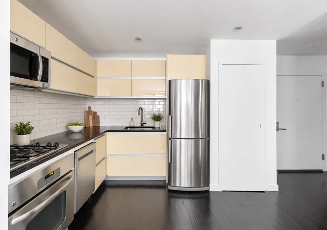 Photo 2 of Condo for sale at 29 Montrose Ave #2A, Brooklyn, NY 11206 | MLS# RLS20086278 | Listing updated on 2026-04-29