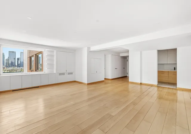 Photo 3 of Sale Pending at 25 Sutton Pl S #14L, New York, NY 10022 | MLS# RLS20086310 | Listing updated on 2026-07-28