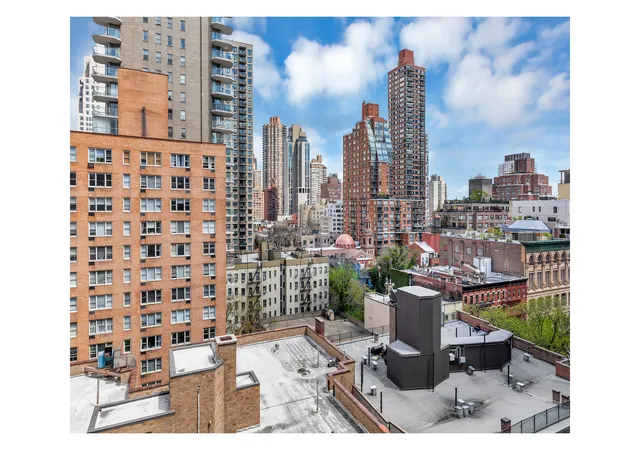 3rd image of 305 E 72Nd St #11IS, New York, NY 10021 | MLS# RLS20086363