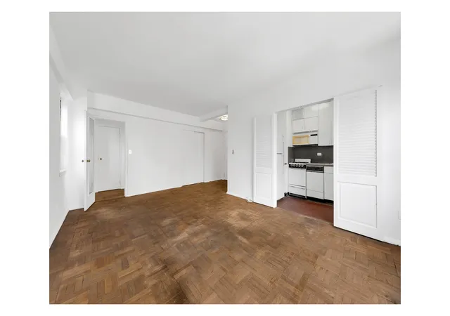 4th image of 305 E 72Nd St #11IS, New York, NY 10021 | MLS# RLS20086363