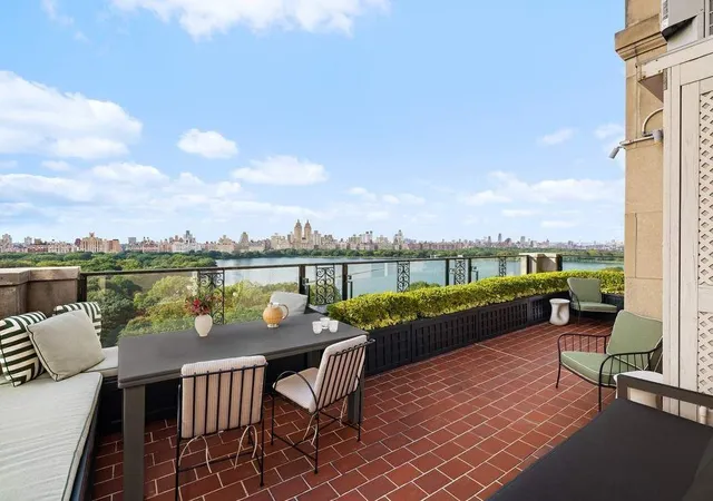 Listing Photo 4 - Condo for sale in building located at 1040 Fifth Ave, New York City, NY 10028 - Unit #16