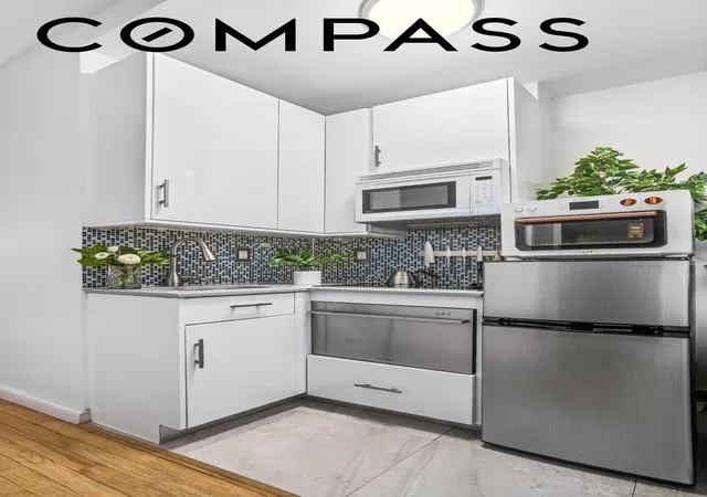 4th image of 335 W 21St St #3RE, New York City, NY 10011 | MLS# RLS20086415