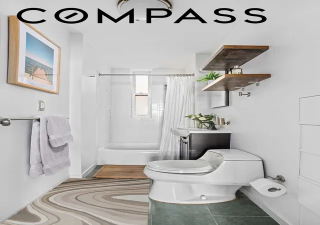 2nd image of 335 W 21St St, New York City, NY 10011
