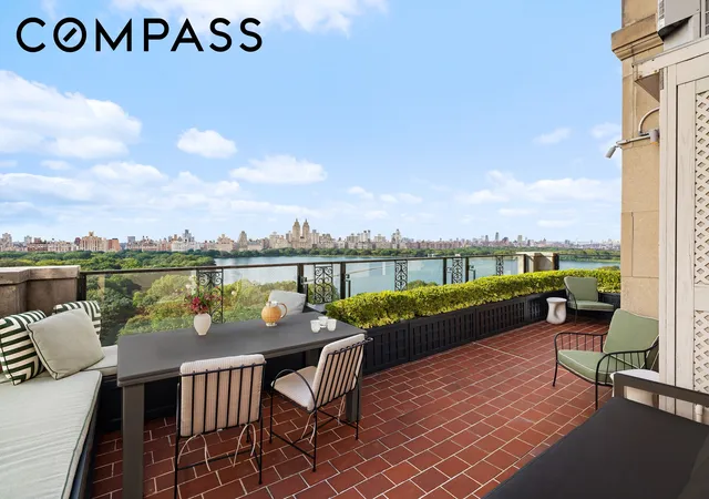3rd image of 1040 5Th Ave, New York City, NY 10028