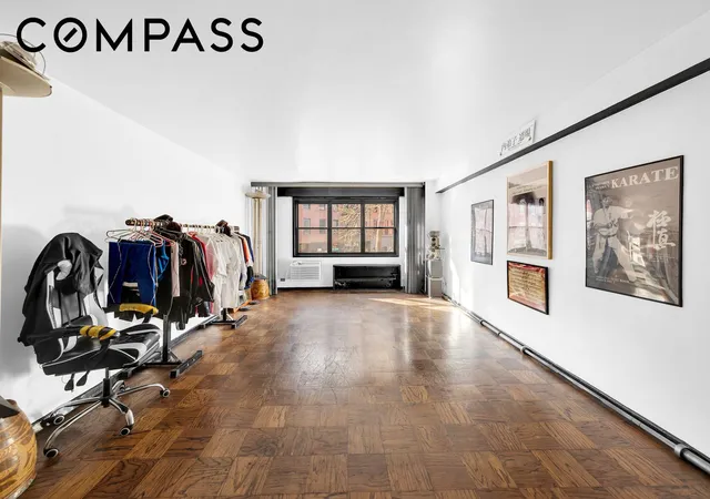 2nd image of 31 Jane St #2H, New York City, NY 10014 | MLS# RLS20086446