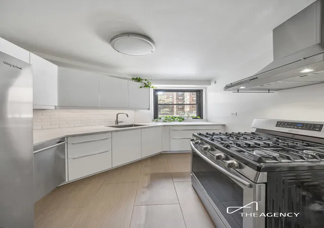 Listing Photo 5 - Condo for sale in building located at 165 Clinton Ave, New York City, NY 11205 - Unit #2C