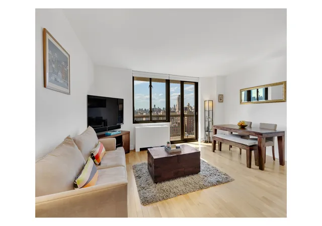 Photo 2 of Condo for sale at 1438 3rd Avenue #21B, New York City, NY 10028 | MLS# RLS20086517 | Listing updated on 2026-08-03