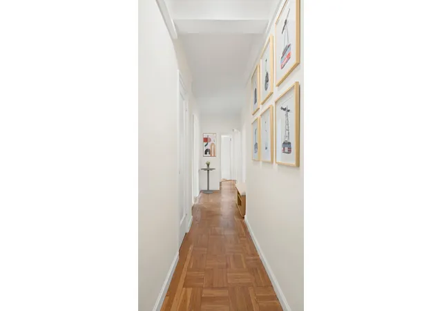 2nd image of 245 E 72Nd St, New York City, NY 10021