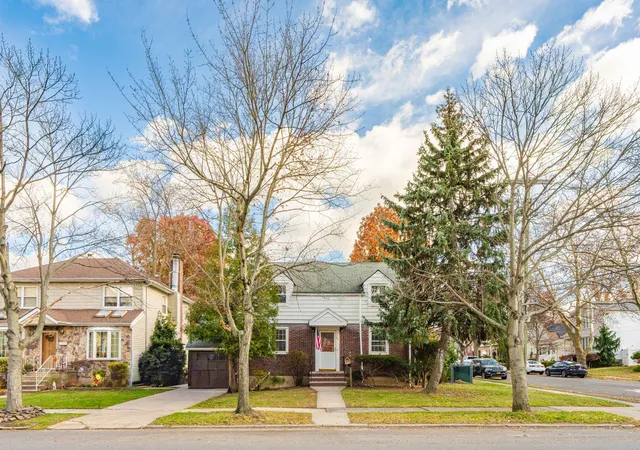 Photo 1 of Single family home for sale at 97 Westcott Blvd, New York City, NY 10314 | MLS# RLS20086574 | Listing updated on 2026-07-21